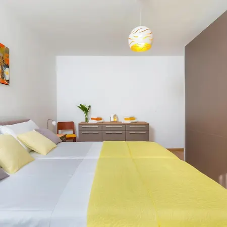 Vivid Apartament *